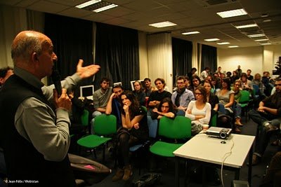 Hollande à Alger : les messages subliminaux des médias français