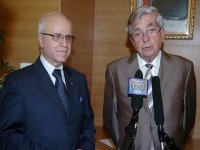 La visite de Hollande en Algérie, un « nouvel élan » aux relations bilatérales (Chevènement)