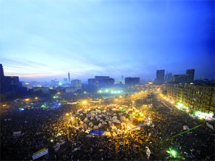 le président égytien décide revoir sa copie, La rue fait reculer Morsi