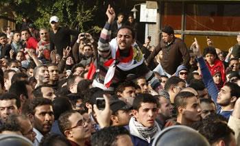 Le président Morsi reçoit un avertissement de l’opposition,Voyage au coeur de la crise égyptienne