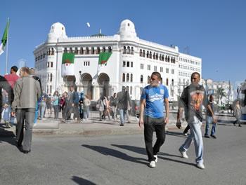 Le quotidien l&rsquo;expression interpelle le chef de l&rsquo;état français,Osez, M. le Président!