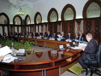 Réhabilitation du service public ,Des slogans, en attendant le concret