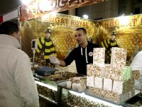 Exposition nationale sur le miel et les dattes à la maison du peuple à Alger