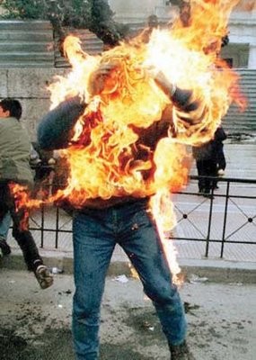 Il meurt une semaine après s’être immolé par le feu