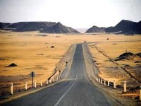 L’Algérie et le Mali veulent aménager la route transsaharienne en réalisant des bases de vie