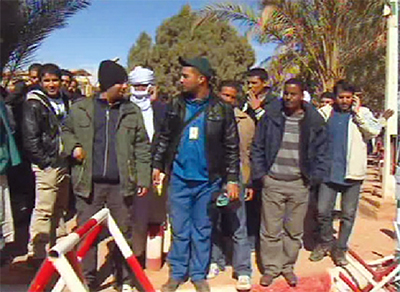 Très inquiets, les Algériens s’interrogent sur ce qui se passe dans leur pays