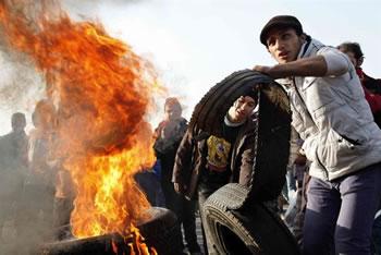 Un deuxième anniversaire de la «révolution» mouvementé,Nouvelle journée tendue en Egypte