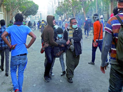 Une trentaine de morts et des centaines de blessés en égypte,Un bain de sang pour l’an II de la révolution du Nil