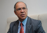 Yahia Zoubir,professeur en relation internationales,«L’Algérie aurait dû entreprendre une action militaire»