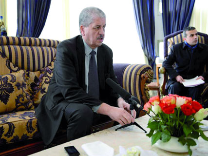 Abdelmalek Sellal à Annaba ,Sur les 2 millions de logements, seuls 500 000 ont été réalisés