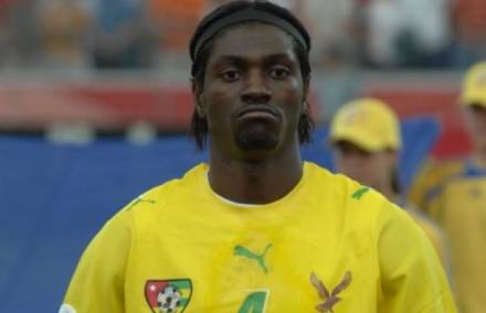 Adebayor-Six, c’est la guerre ! : Adebayor :«Il n’a pas été un atout pour cette CAN»