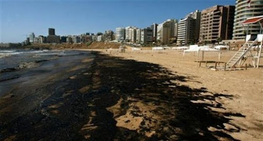 Algérie : Marée noire d’un kilomètre de long au Large de Skikda