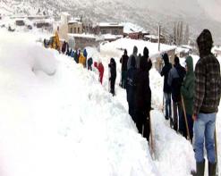 Algérie : Routes coupées par la neige dans 13 wilayas