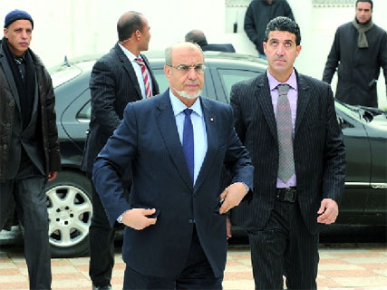 Alors que le Premier ministre persiste et signe ,La Tunisie dans l’attente d’un nouveau gouvernement