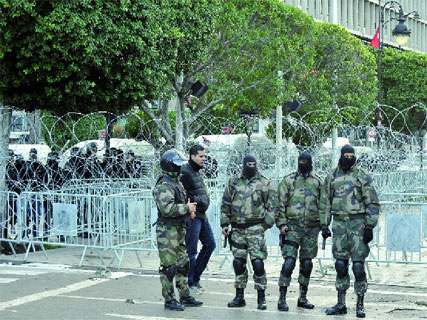 Après les manifestations,La Tunisie s&rsquo;enfonce dans la crise politique