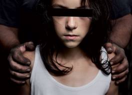 Arrêté en Algérie pour prostitution de mineures, il demande l’aide de François Hollande