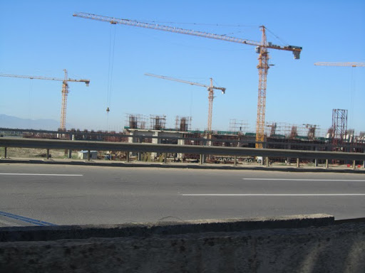 Beaucoup de retards dans la réception de complexes sportifs