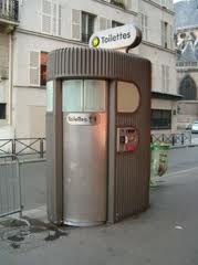 Leur gestion est opaque et anarchique, A qui profite l’argent des toilettes publiques ?