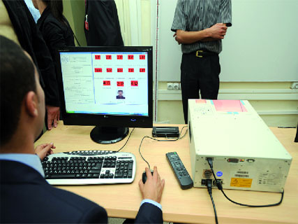 Passeport biométrique, Opération “com” des consulats d’Algérie en France