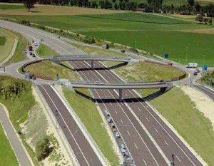 Autoroute Est-Ouest, 76 aires de repos prévues