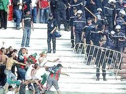 Des stadiers en remplacement des policiers dans les stades