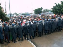 Exigeant d&rsquo;être reçus par le wali d&rsquo;Oran, les habitants d&rsquo;el Hamri investissent les abords du stade zabana