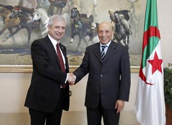 Il animera aujourd&rsquo;hui une conférence de presse,Claude Bartolone chez Ould Khelifa