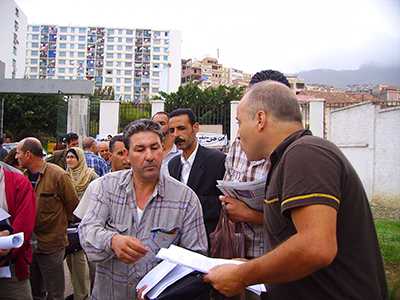 Le Syndicat national des travailleurs de l’éducation observe un sit-in de protestation