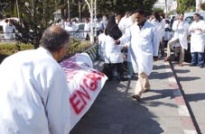 Pour répondre à la grève des paramédicaux: Le ministère réitère les vieux discours