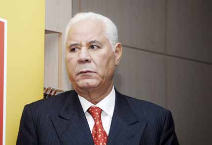 Profitant de la crise économique en Europe, le milliardaire Djilali Mehri achète l&rsquo;île de palma et le musée du louvre