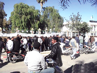 Rassemblement devant l&rsquo;APC de Bordj Badji Mokhtar, les chômeurs comptent marcher le 3 avril