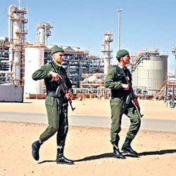 Selon la revue « El Djeich »: L’intervention de l’ANP à Tiguentourine a fait éviter à l’Algérie une « catastrophe »