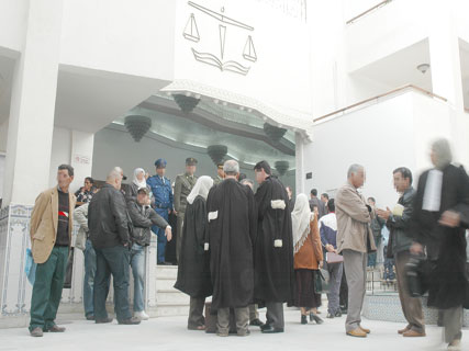 74 accusés vont de nouveau défiler à la barre ,Le procès Khelifa acte 2 s’ouvre demain à Blida