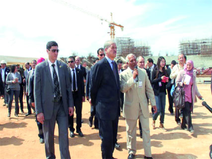 Accompagné dans sa visite de dix ministres à Oran, Sellal au chevet de Sidi El-Houari