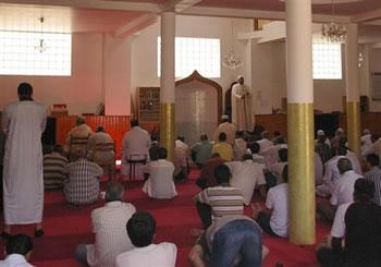 Accusé d&rsquo;avoir volé les fonds de la zakat d&rsquo;Oran,Un imam arrêté en flagrant délit