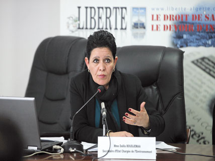 Dalila Boudjemaâ, secrétaire d’état à l’environnement “Il faut professionnaliser la gestion des déchets ménagers”
