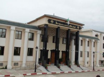 Du nouveau dans l&rsquo;affaire opposant Tahkout à Alliance assurances, la cour de boumerdès demande une expertise graphologique des documents litigieux