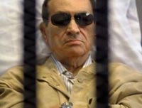 Egypte – Moubarak à nouveau devant ses juges ,Un procès en pleine crise politique