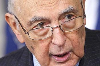 ITALIE: GOUVERNEMENT, La rude tache de Napolitano