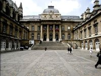 Lancement d’une commission juridique internationale « Paris-Alger »