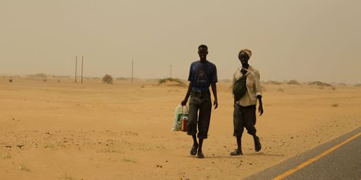 L’Arabie saoudite érige une barrière de sable à sa frontière avec le Yémen