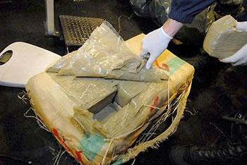 Les frontières Est et Ouest submergées,La contrebande fait florès