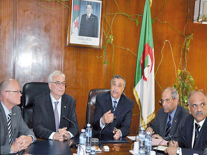 Partenariat ENMTP et le groupe Allemand Liebherr ,Lancement de la production d’engins de travaux publics