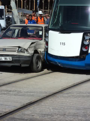 Risques du tramway: Les mauvaises habitudes ont la peau dure