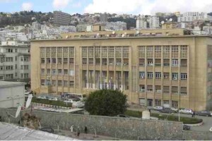 se prétentdant médecin, une femme vole un bébé au CHU Mustapha-Pacha