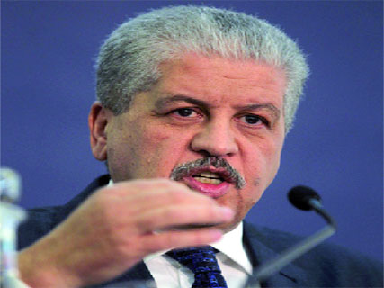 Sellal met fin au recrutement des retraités