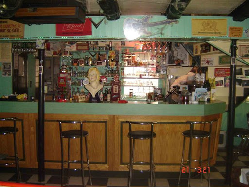 Un bar clandestin fermé