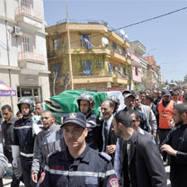 Une foule nombreuse a accompagné hier Abdelhamid Kermali au cimetière de Sid El Khier : Il a servi son pays jusqu’à son dernier souffle