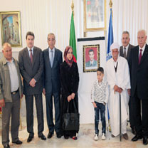 Une médaille du mérite national au martyr du devoir Tahar Guettaf