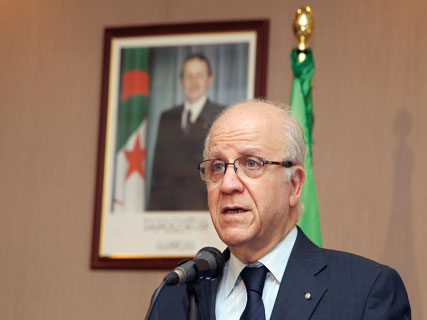 Après les déclarations guerrières du chef du parti Istiqlal,Medelci recadre les relations algéro-marocaines